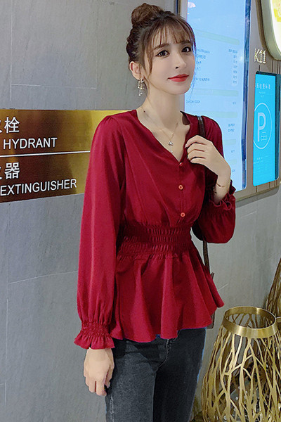 Új modell női blúz spitz nyakkivágással és gombokkal