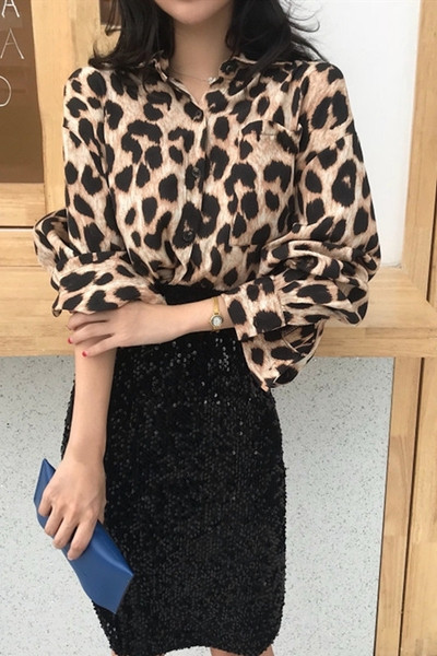 Aktuāls sieviešu krekls ar klasisku apkakli un leoparda apdruku