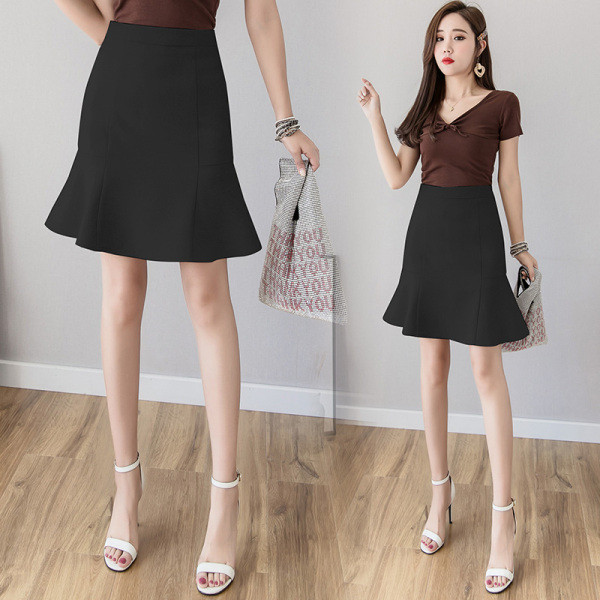 Laisvalaikio moteriškas trumpas sijonas aukštu liemeniu – švarus modelis