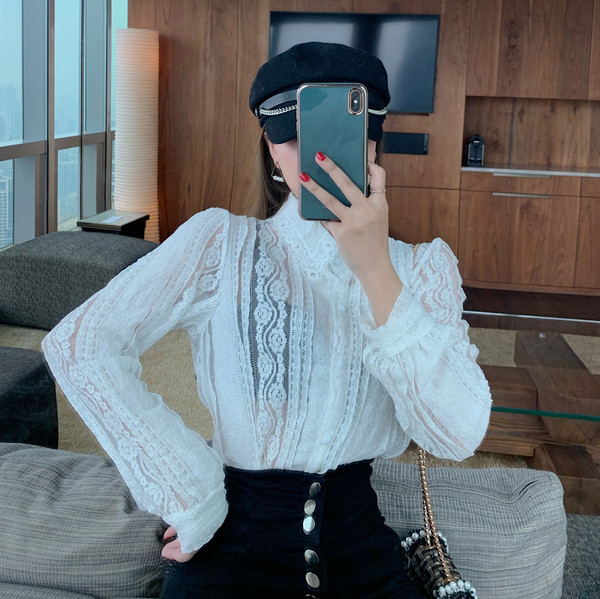 Pavasariniai moteriški nėriniuoti marškiniai