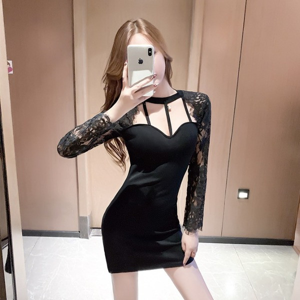 Novi model ženske haljine sa čipkom