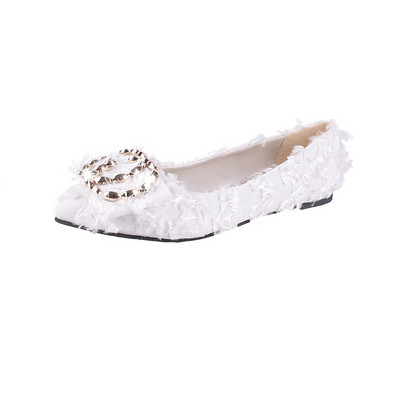 Naiste kingade teritatud mudel kontsa ja metallelemendiga