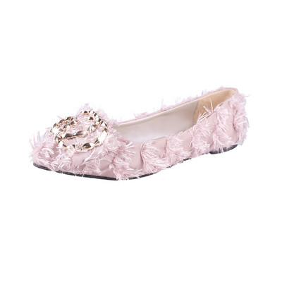 Naiste kingade teritatud mudel kontsa ja metallelemendiga