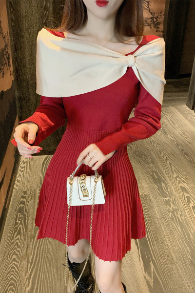 Női ruha, hosszú ujjú, redős aljú