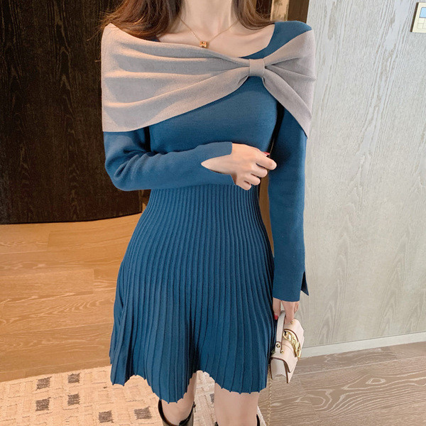 Női ruha, hosszú ujjú, redős aljú