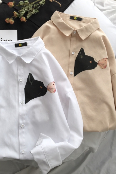 Vīriešu moderns krekls ar klasisku apkakli, garām piedurknēm un aplikāciju