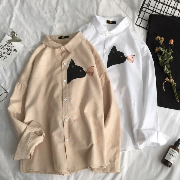 Vīriešu moderns krekls ar klasisku apkakli, garām piedurknēm un aplikāciju