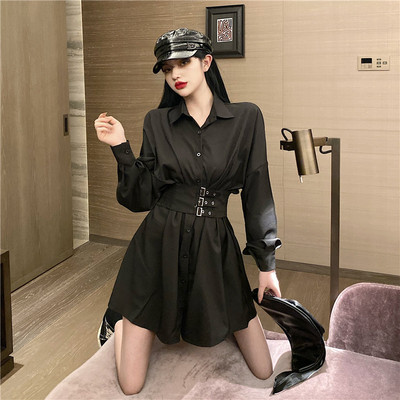 Pavasariška moteriška suknelė su klasikine apykakle ir sagtimis