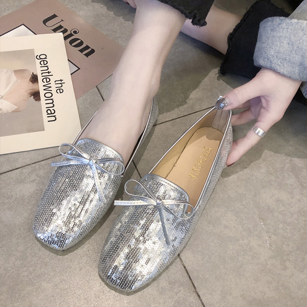 Női alkalmi flitteres cipő lapos talppal és szalaggal