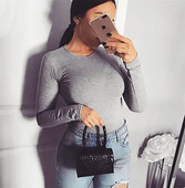 Moteriškas kasdienis bodis ilgomis rankovėmis ir ovalia iškirpte