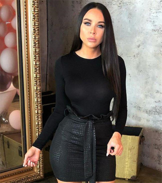 Moteriškas kasdienis bodis ilgomis rankovėmis ir ovalia iškirpte