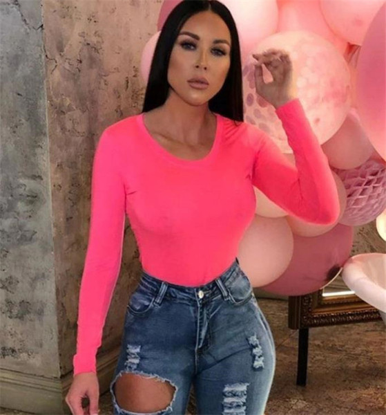 Moteriškas kasdienis bodis ilgomis rankovėmis ir ovalia iškirpte