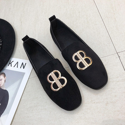 Velúr női alkalmi cipő lapos talppal és csattal