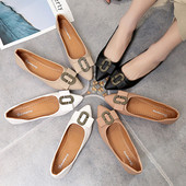 Eko bőrből készült női cipő, lapos talppal, fém elemmel