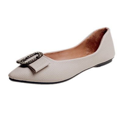 Eko bőrből készült női cipő, lapos talppal, fém elemmel