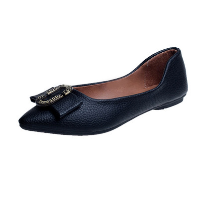 Eko bőrből készült női cipő, lapos talppal, fém elemmel