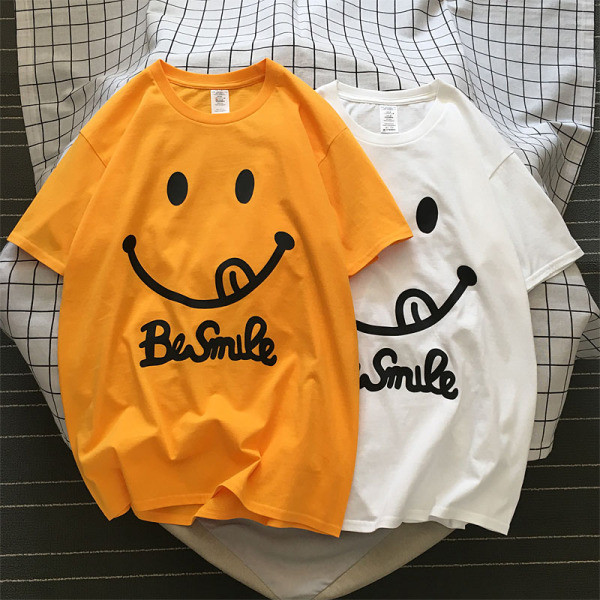 Novi model muške majice sa aplikacijom i natpisom