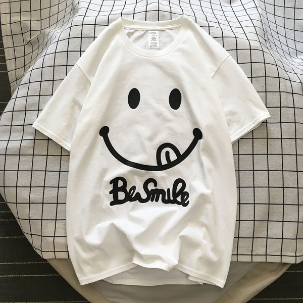 Novi model muške majice sa aplikacijom i natpisom