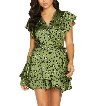 Moderni moteriška trumpa suknelė trumpomis rankovėmis ir špico iškirpte