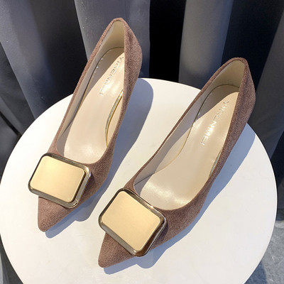 Öko-seemisnahast ja metallelemendist moodsad naiste kingad