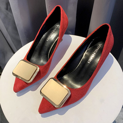 Öko-seemisnahast ja metallelemendist moodsad naiste kingad