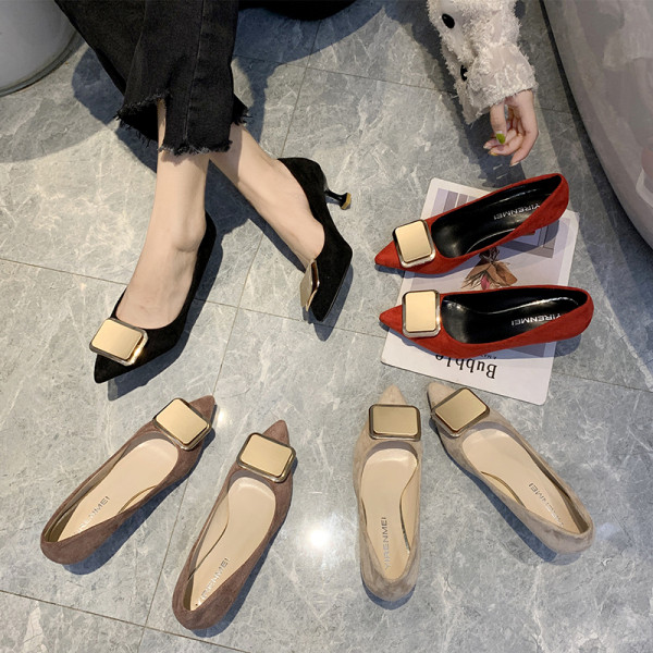 Öko-seemisnahast ja metallelemendist moodsad naiste kingad