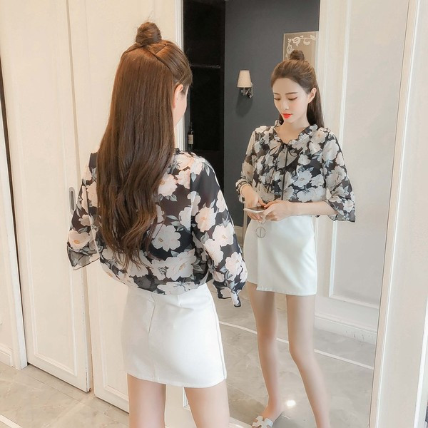 Bluză de damă modernă cu model floral, cravate și mâneci lotus