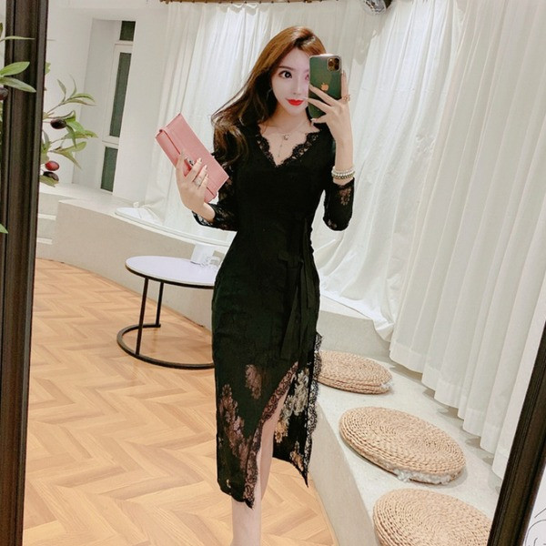 Rochie moderna de dama lunga din dantela cu maneci 3/4 si crapatura