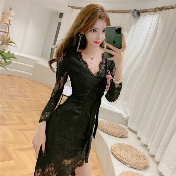 Rochie moderna de dama lunga din dantela cu maneci 3/4 si crapatura