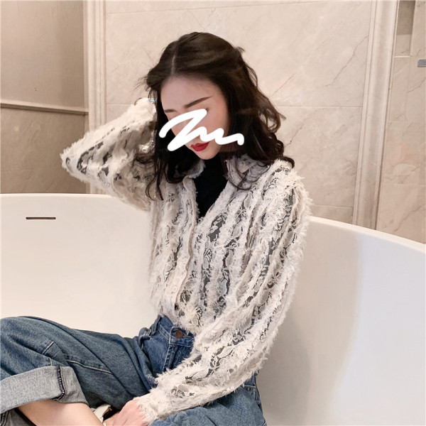 Sieviešu mežģīņu krekls ar izšuvumu