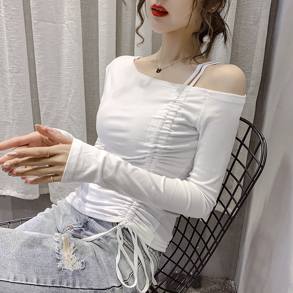 Sieviešu ikdienas blūze ar atkailinātiem pleciem un saitēm