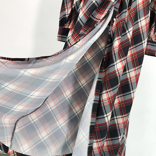 Tavaszi kockás női ruha övvel