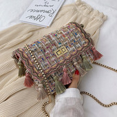 Geanta de dama moderna cu lant si ciucuri