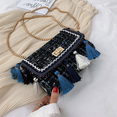 Geanta de dama moderna cu lant si ciucuri