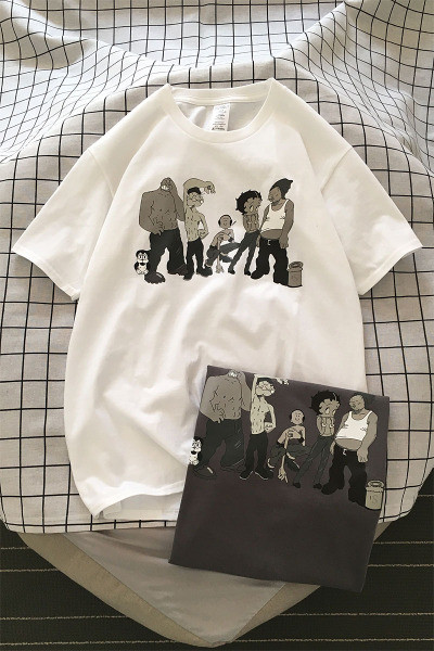 Moderna muška majica s printom i ovalnim izrezom