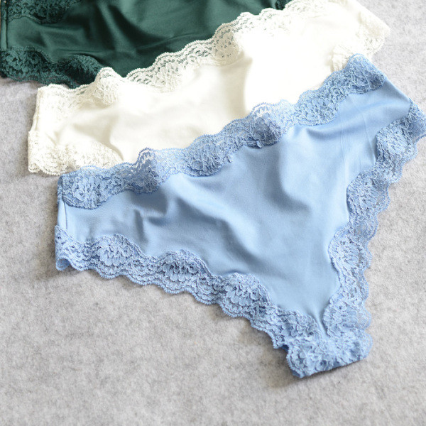 Naiste vabaaja pitsist bikiinid