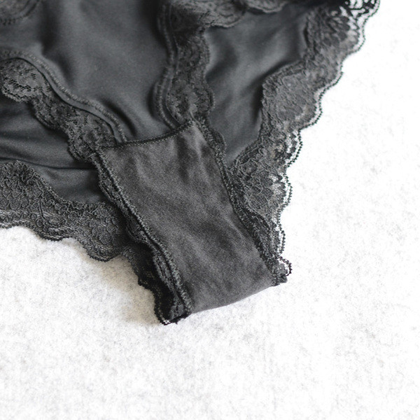 Naiste vabaaja pitsist bikiinid