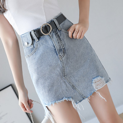 Ženska ležerna kratka suknja ravnog modela sa poderanim motivima