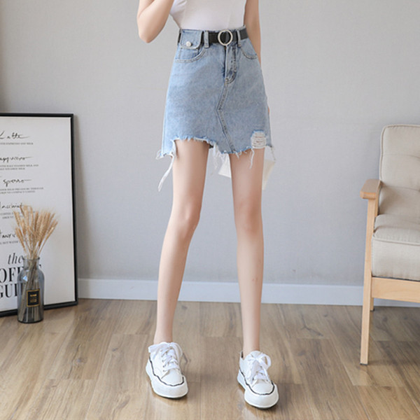 Ženska ležerna kratka suknja ravnog modela sa poderanim motivima