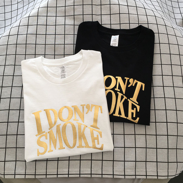 Tricou casual bărbătesc din bumbac, cu mâneci scurte și inscripție aurie