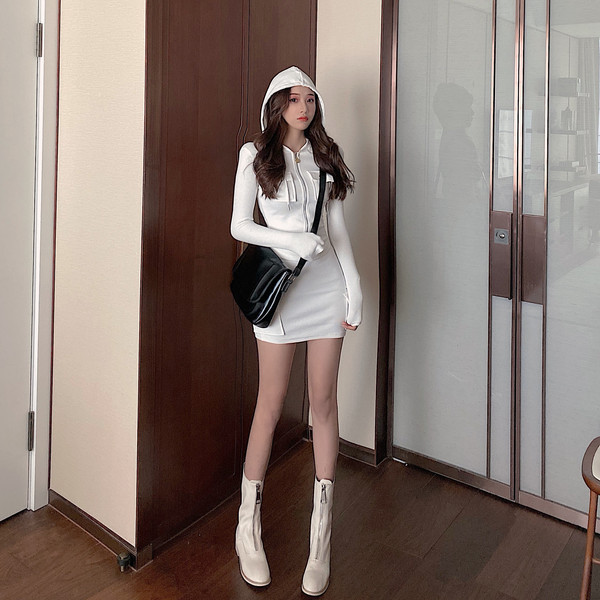 Női alkalmi szoknya garnitúra és pulóver kapucnival