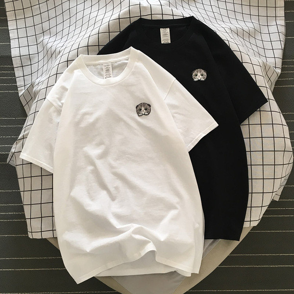 Tricou barbatesc modern cu maneca scurta si broderie in forma de pisoi