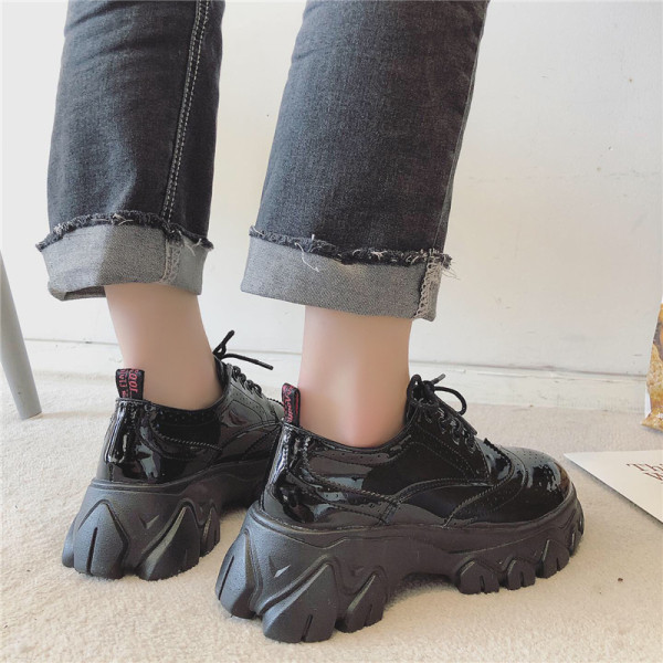 Pantofi casual dama din piele ecologica cu talpa aspra