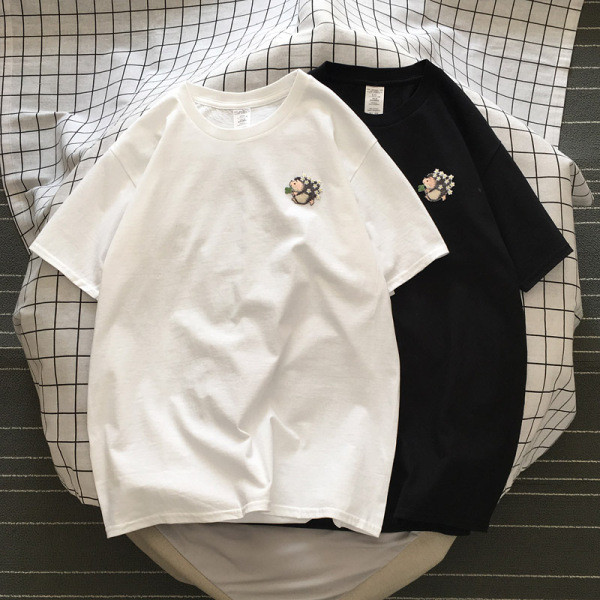 Pašreizējais vīriešu t-krekls ar izšuvumu ezīša formā