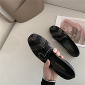 Pantofi casual de dama cu decor metalic si talpa plata