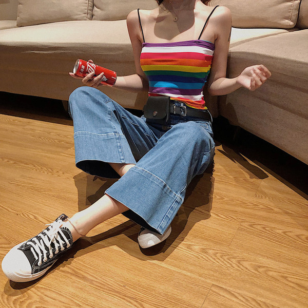 Svītrains sieviešu topiņš ar plānām lencēm