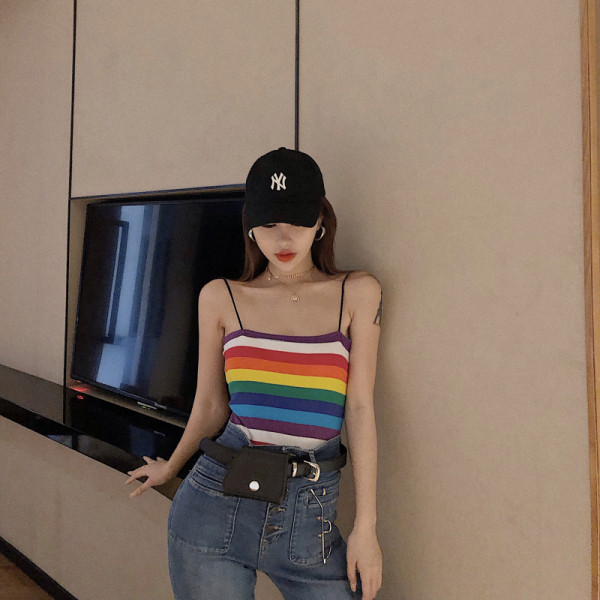 Svītrains sieviešu topiņš ar plānām lencēm