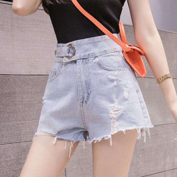 Model nou de blugi scurti de dama cu motive rupte si buzunare