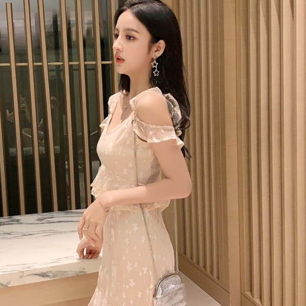 Rochie moderna de dama cu decolteu in V si dantela