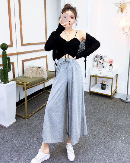 Set zilnic pentru femei din trei părți - maiou scurt, vestă și pantaloni largi